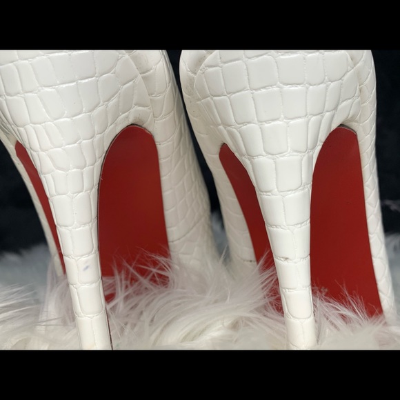 White reptile skin heels with red sole - Picture 4 of 8